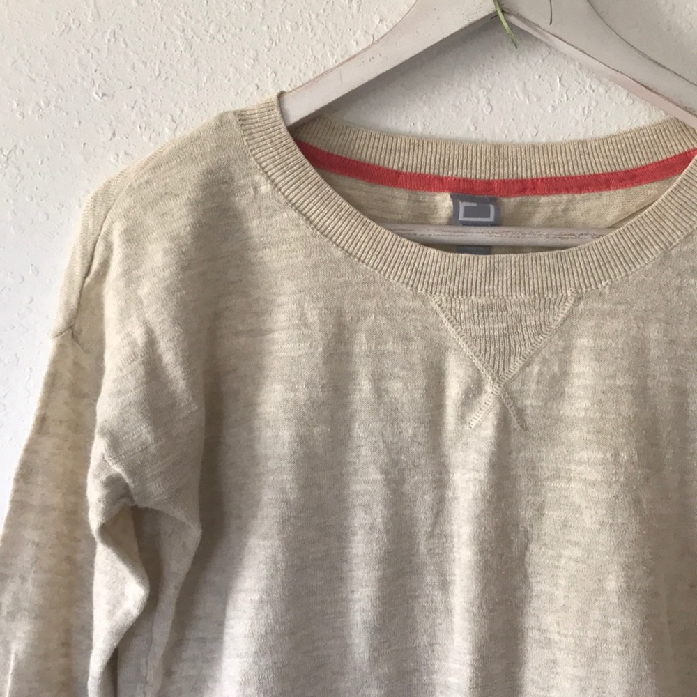Lightweight Sweater with 3/4 Sleeves